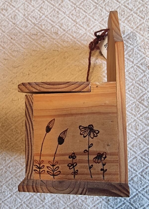 boite-a-suspendre-décor-fleurs-face-droite