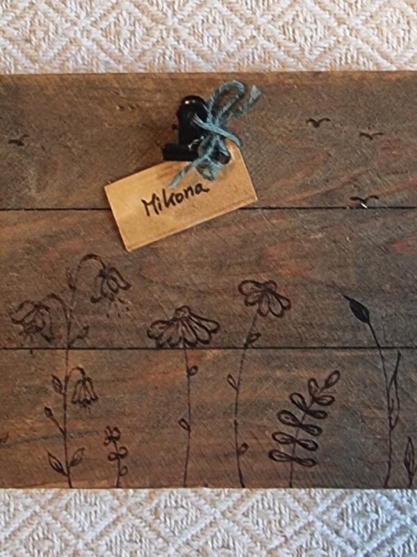 cadre photo petites fleurs pyrogravé