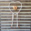ar coeur coeur 1 Attrape rêves cœur corde blanche fait main avec rubans blancs et perles céramique rouges