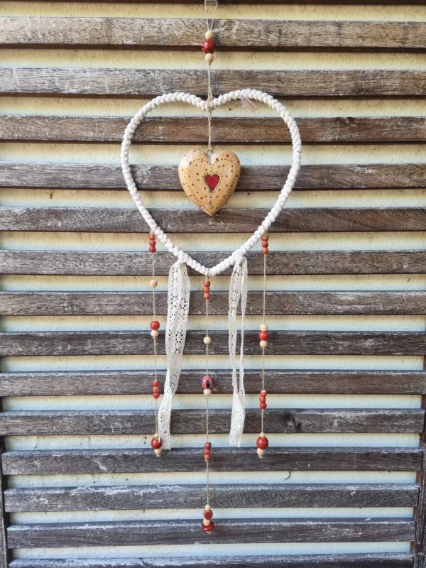 ar coeur coeur 1 Attrape rêves cœur corde blanche fait main avec rubans blancs et perles céramique rouges