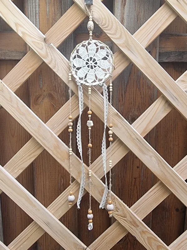ar cerclage metallique dore 3 Suspente centrale ornée de perles en bois céramique plumes et rubans assortis