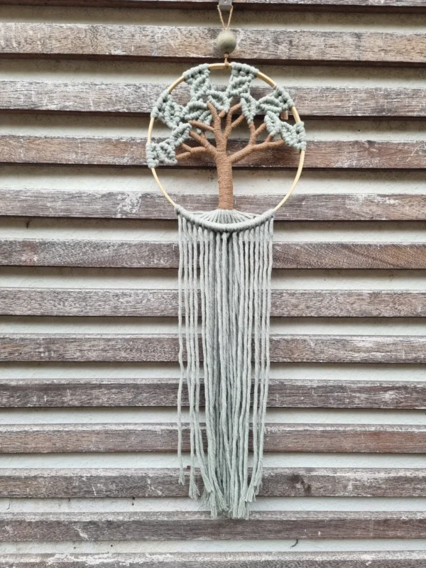 petit arbre de vie vert 1 Petit arbre de vie macramé fait main avec cercle en bois et franges vertes
