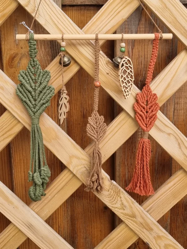 petit suspension feuilles melangé bois et macramé clochettes 3 petit-suspension-feuilles-melange-bois-et-macrame-clochettes-3