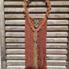 suspension-fleur-rouge-brune-tresse-verte